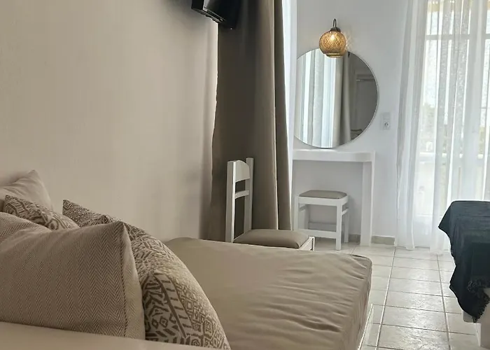 Apollonia Plaka (Naxos)