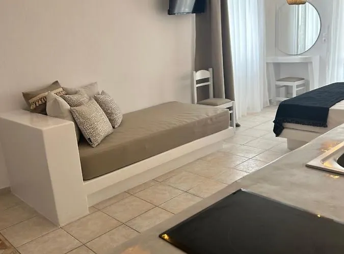 Apollonia Plaka (Naxos)